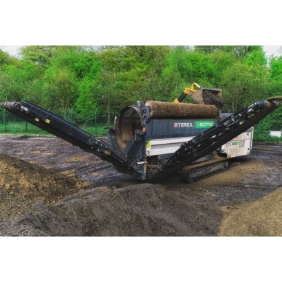 ecotec-tts-620t-tracked-trommel-screen-compost.jpg